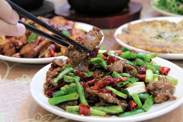 燒味鮮合菜小館:【新北市永和食記】燒味鮮合菜小館~家族朋友聚餐好地方/8月底前明治冰淇淋吃到飽/私房土雞腿湯鍋需提前預訂才吃得到唷