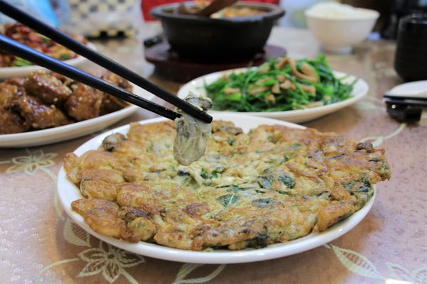 燒味鮮合菜小館:【新北市永和食記】燒味鮮合菜小館~家族朋友聚餐好地方/8月底前明治冰淇淋吃到飽/私房土雞腿湯鍋需提前預訂才吃得到唷