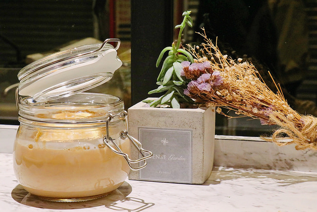 9311FC93-1CAC-455E-BEEF-C31C87824369