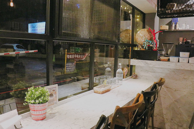 4663A87F-CAC4-4446-8576-E678F243B39B