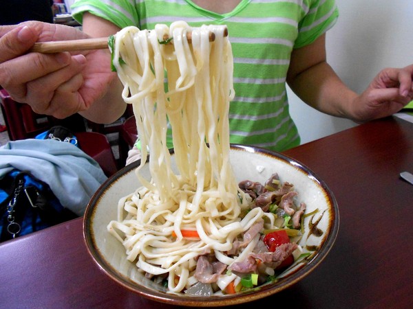 丁二姊:會燃燒的四川麵~ 丁二姊燃麵