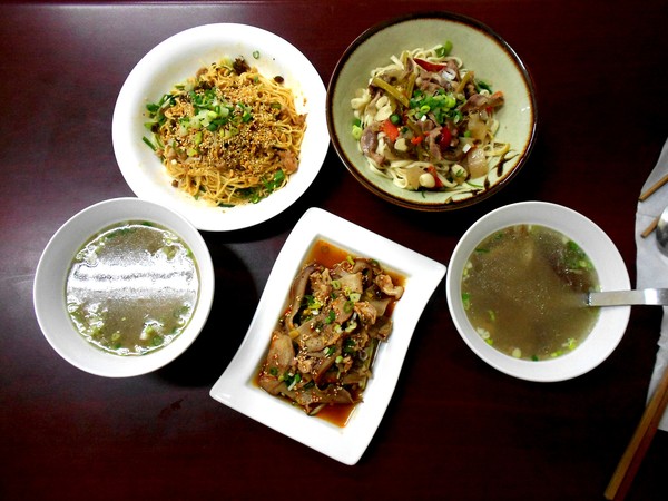 丁二姊:會燃燒的四川麵~ 丁二姊燃麵