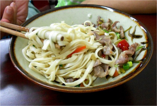 丁二姊：會燃燒的四川麵~  丁二姊燃麵