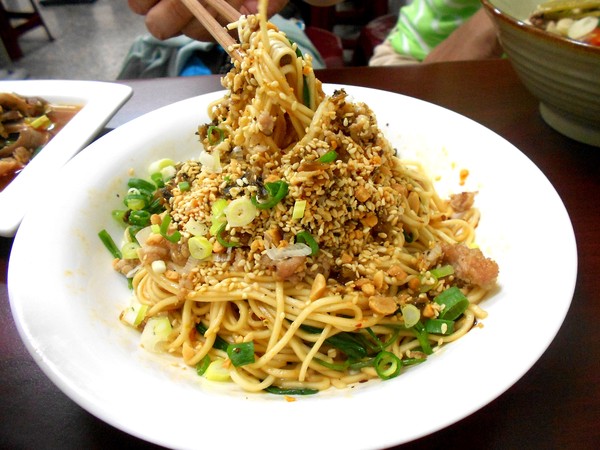 丁二姊:會燃燒的四川麵~ 丁二姊燃麵