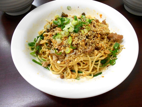 丁二姊:會燃燒的四川麵~ 丁二姊燃麵