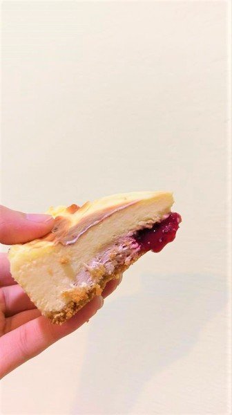 那歐瑪烘焙坊：那歐瑪烘焙坊-高雄新興區高cp烘焙坊  蛋糕甜點都好推薦  還有超可愛的貓爪冰燒雞蛋糕 重點是價格超親民  要慶生或是拜訪親友  來這邊挑選就對了!!