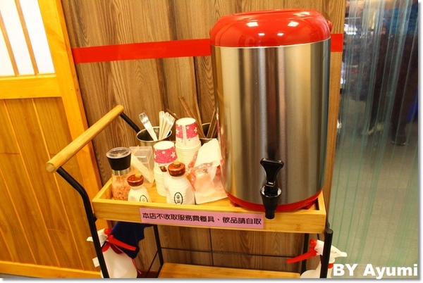 炙丼家：[食記]炙丼家-頂級食材，簡單調味，呈現丼飯的原貌、來自有為青年的創業新世界，近南紡夢時代