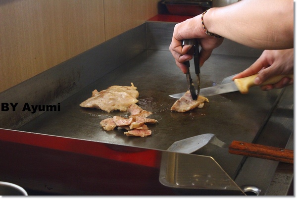 炙丼家：[食記]炙丼家-頂級食材，簡單調味，呈現丼飯的原貌、來自有為青年的創業新世界，近南紡夢時代