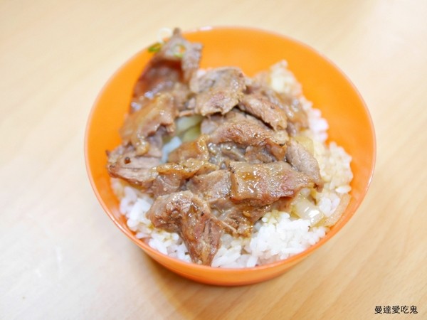炙丼家：【台南美食】人氣紅不讓丼飯。炙丼家。小朋友招待小小丼飯｜台南東區｜南紡購物中心