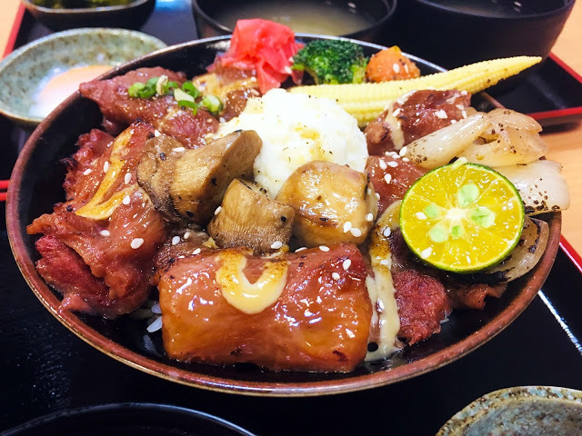 [台南美食] 炙丼家｜大口豪爽吃肉的大份量丼飯，免費加飯、加湯、打卡送小菜，就是要讓你平價吃到飽！