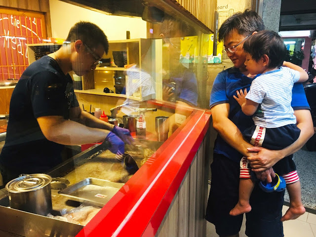 [台南美食] 炙丼家｜大口豪爽吃肉的大份量丼飯，免費加飯、加湯、打卡送小菜，就是要讓你平價吃到飽！