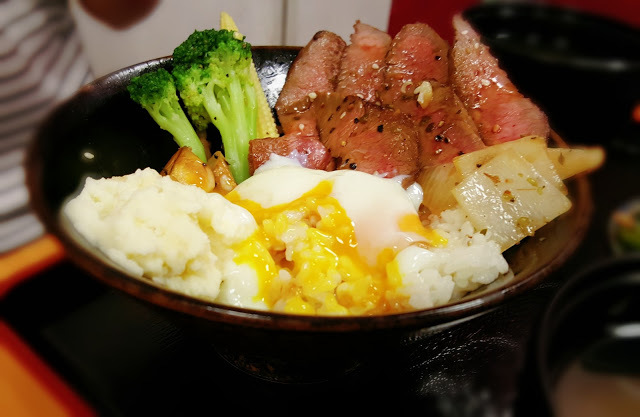 Food｜台南東區｜炙丼家－直火炙燒香氣四溢，獨門醬料色香味俱全！