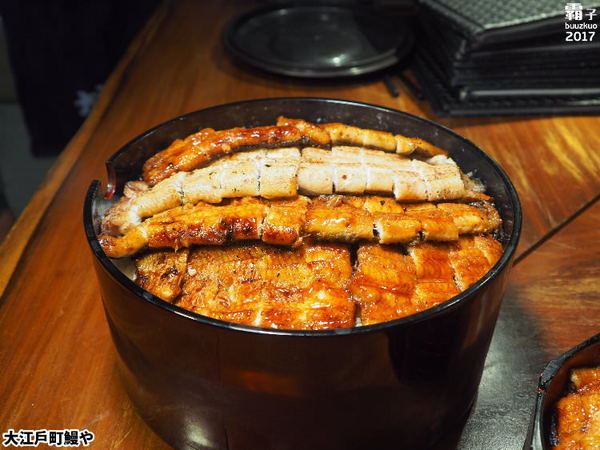 大江戶町鰻屋:大江戶町鰻屋,劇場風格鰻屋,近距離欣賞鰻魚料理秀 大江戶町鰻屋:大江戶町鰻屋,劇場風格鰻屋,近距離欣賞鰻魚料理秀