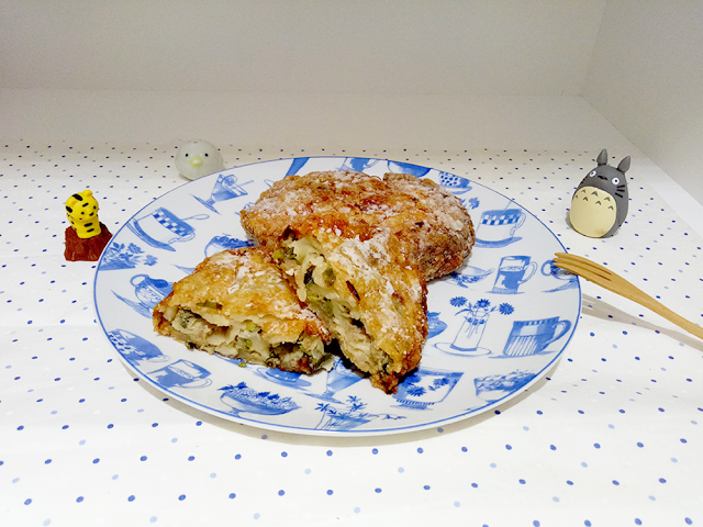 蔥媽媽 | 團購美食冠軍 飽滿餡多爆汁手工水餃 創意料理水餃化身餡餅 古早味清爽脆口情人果冰