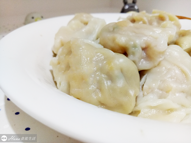 蔥媽媽 | 團購美食冠軍 飽滿餡多爆汁手工水餃 創意料理水餃化身餡餅 古早味清爽脆口情人果冰