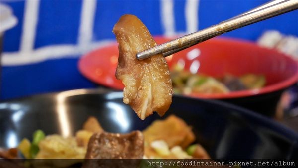 【台南市-東區美食】30幾種中藥的滷汁與+10元就能升級天使紅蝦的懷舊鍋燒意麵○ﾟεﾟ○！『瘋格滷味』讓人少少預算也能吃的大大滿足(〃^∇^)ﾉ