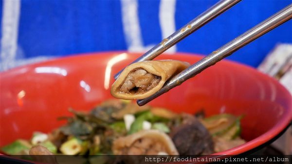 【台南市-東區美食】30幾種中藥的滷汁與+10元就能升級天使紅蝦的懷舊鍋燒意麵○ﾟεﾟ○！『瘋格滷味』讓人少少預算也能吃的大大滿足(〃^∇^)ﾉ