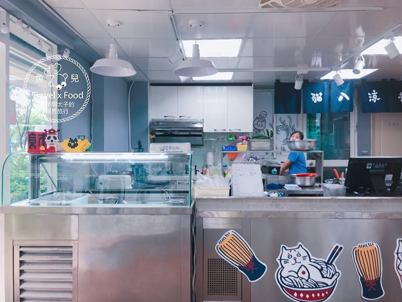 【食】桃園◆辛辣夠味，晚來就買不到的～貓八涼麵 @魚兒 x 牽手明太子的「視」界旅行