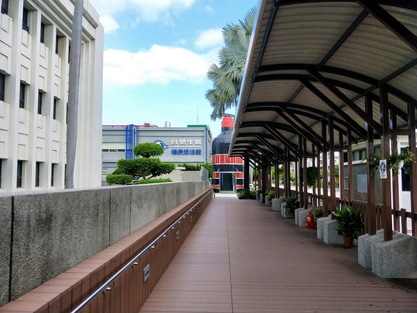 台塑生醫健康悠活館： 【彰化市景點】台塑生醫健康悠活館~頭皮和肌膚專人檢測為健康生活做把關，白晒圖，多媒體互動，正宗台塑牛排全台唯一獨家對外限量首賣