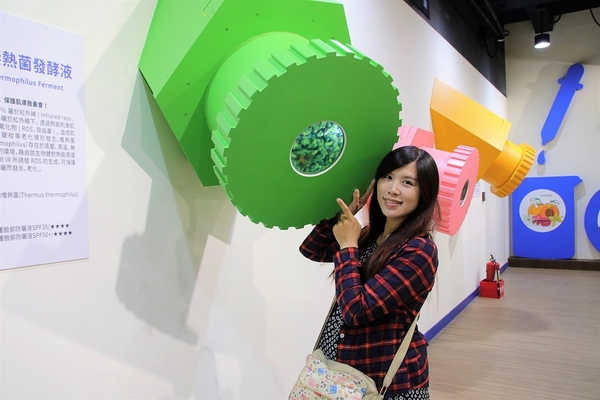 台塑生醫健康悠活館： 【彰化市景點】台塑生醫健康悠活館~頭皮和肌膚專人檢測為健康生活做把關，白晒圖，多媒體互動，正宗台塑牛排全台唯一獨家對外限量首賣