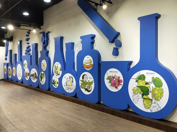 台塑生醫健康悠活館： 【彰化市景點】台塑生醫健康悠活館~頭皮和肌膚專人檢測為健康生活做把關，白晒圖，多媒體互動，正宗台塑牛排全台唯一獨家對外限量首賣