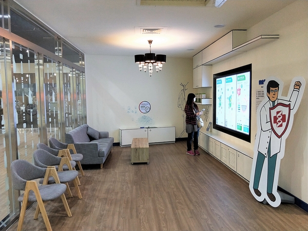 台塑生醫健康悠活館： 【彰化市景點】台塑生醫健康悠活館~頭皮和肌膚專人檢測為健康生活做把關，白晒圖，多媒體互動，正宗台塑牛排全台唯一獨家對外限量首賣
