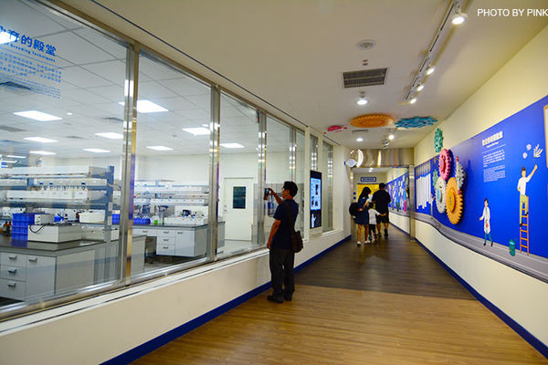 【彰化觀光工廠】台塑生醫健康悠活館。台塑第一家觀光工廠,透明化生產線,無料參觀!