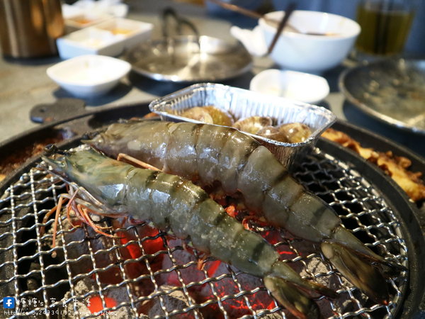 KAKO KAKO 燒肉-台中公益店：〖台中│美食〗KAKO KAKO 日韓燒肉-台中公益旗艦店 ❤ KAKO KAKO肉搏戰開打!! 即日起至8/31，”套餐第二客半價”大優惠，限量加碼FB訂位送泰國蝦~