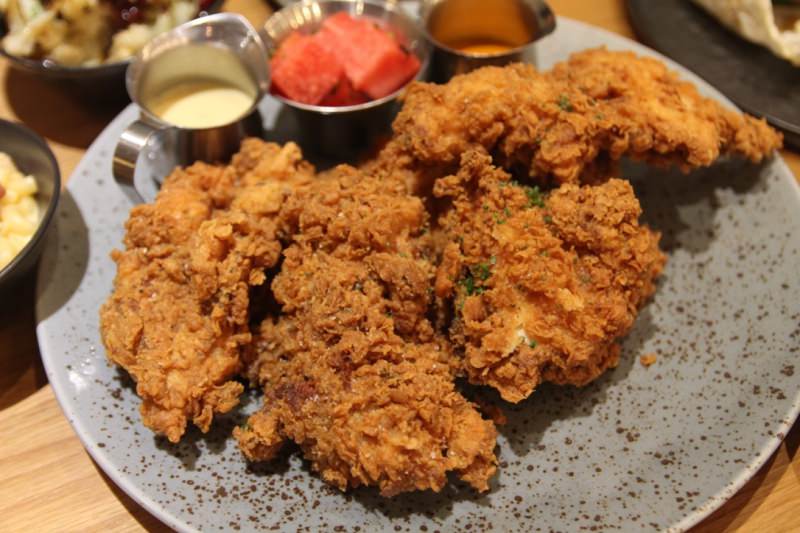 [台北]中山 炸雞控必吃聚餐推薦 Buttermilk摩登美式餐廳 台北中山意舍酒店amba