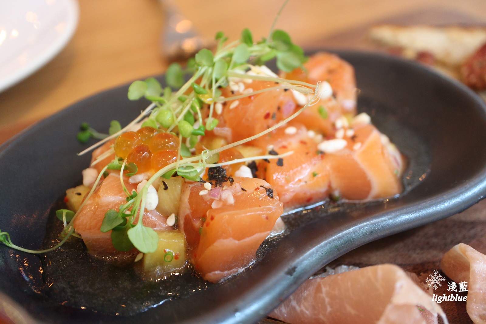 [ 中山站美食 ] 淺藍 × Buttermilk摩登美式餐廳～amba中山意舍酒店新餐廳，中山美式餐廳，必吃美國阿嬤炸雞