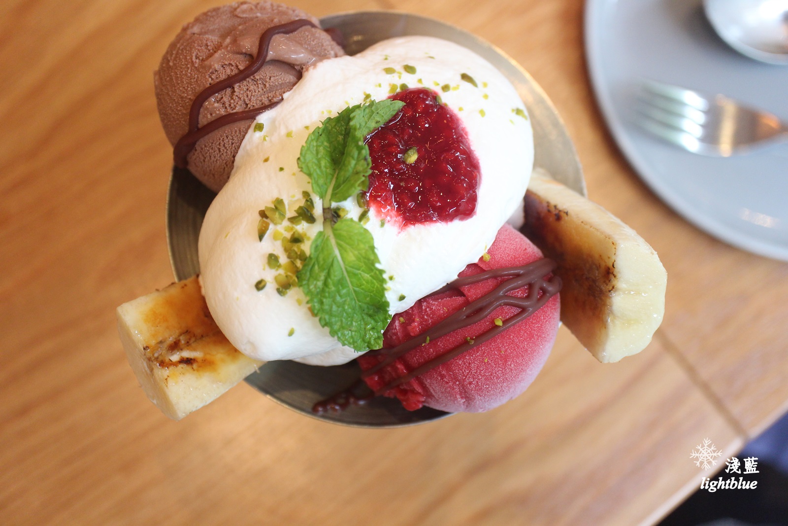 [ 中山站美食 ] 淺藍 × Buttermilk摩登美式餐廳～amba中山意舍酒店新餐廳，中山美式餐廳，必吃美國阿嬤炸雞