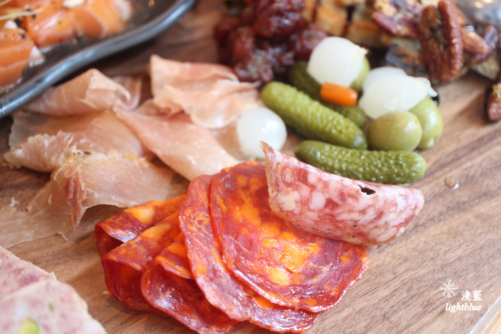 [ 中山站美食 ] 淺藍 × Buttermilk摩登美式餐廳～amba中山意舍酒店新餐廳，中山美式餐廳，必吃美國阿嬤炸雞