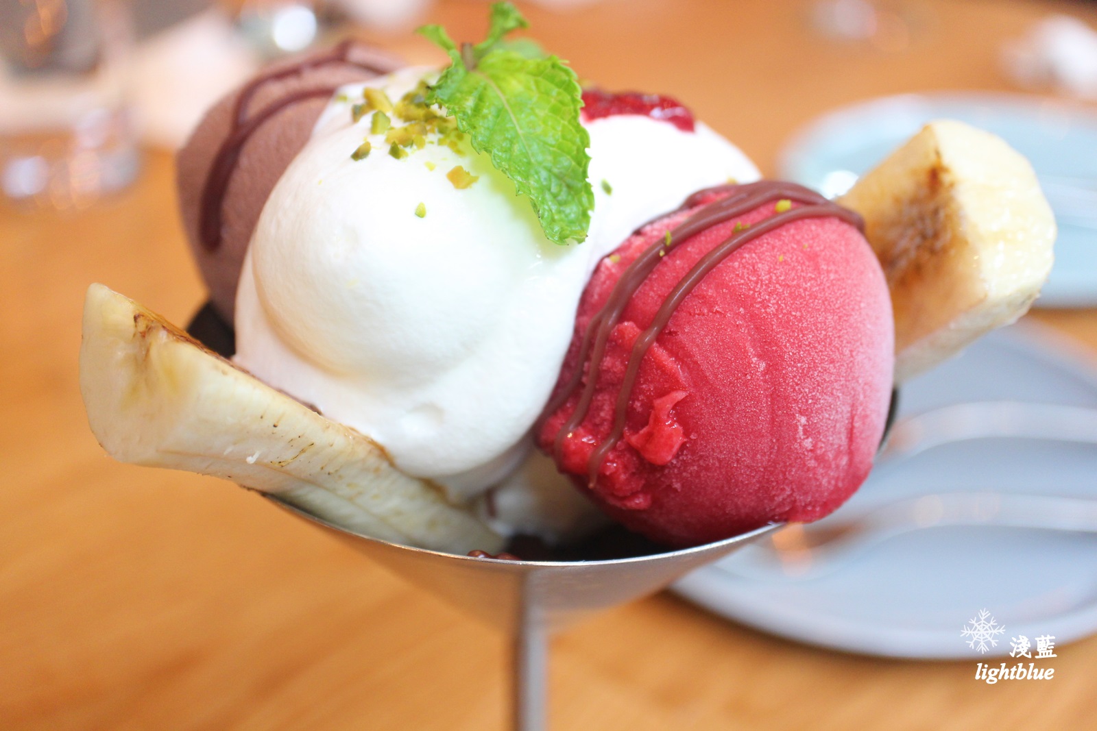 [ 中山站美食 ] 淺藍 × Buttermilk摩登美式餐廳～amba中山意舍酒店新餐廳，中山美式餐廳，必吃美國阿嬤炸雞
