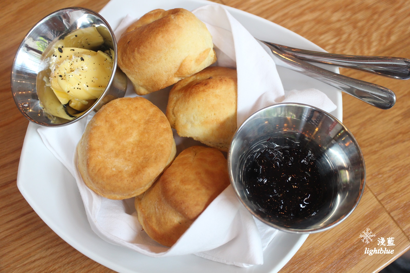 [ 中山站美食 ] 淺藍 × Buttermilk摩登美式餐廳～amba中山意舍酒店新餐廳，中山美式餐廳，必吃美國阿嬤炸雞