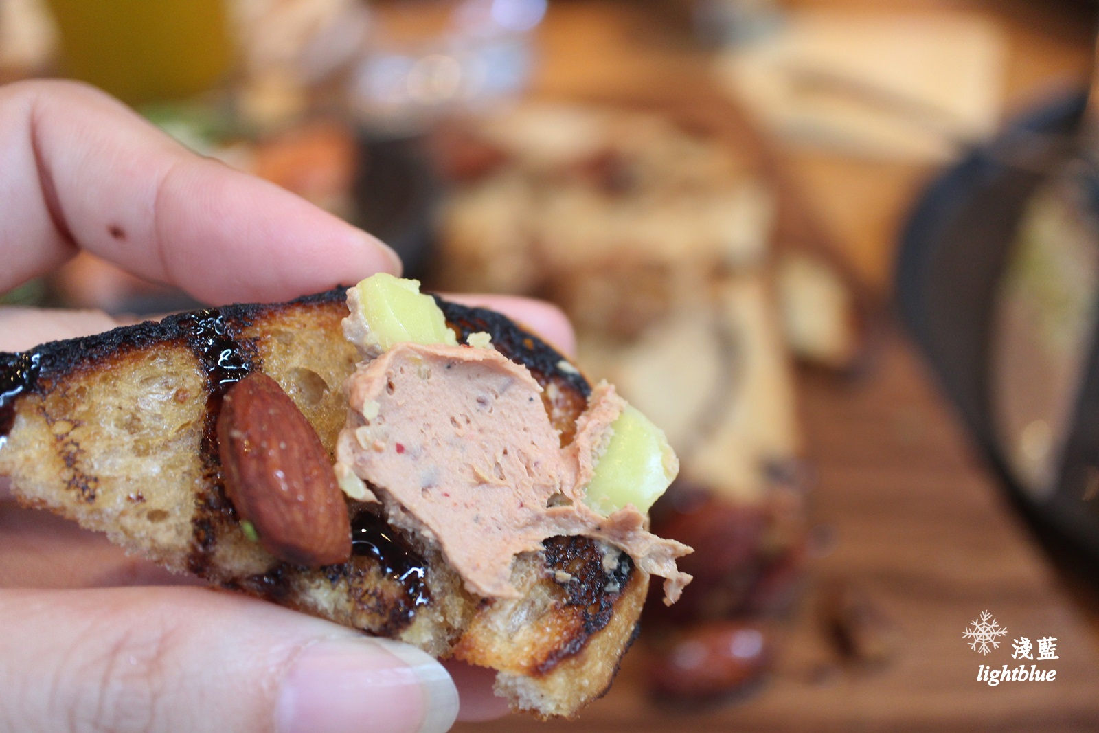 [ 中山站美食 ] 淺藍 × Buttermilk摩登美式餐廳～amba中山意舍酒店新餐廳，中山美式餐廳，必吃美國阿嬤炸雞