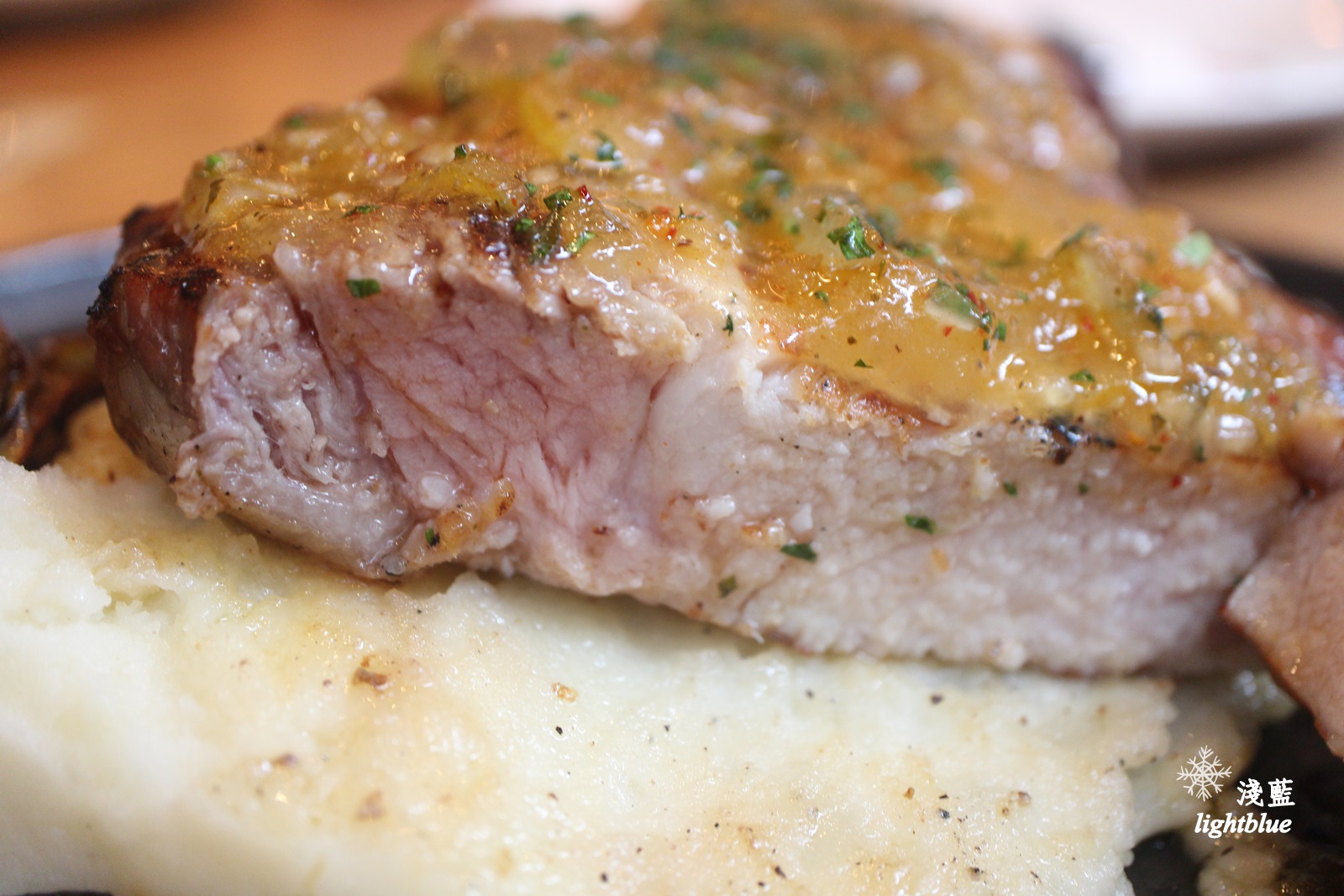 [ 中山站美食 ] 淺藍 × Buttermilk摩登美式餐廳～amba中山意舍酒店新餐廳，中山美式餐廳，必吃美國阿嬤炸雞