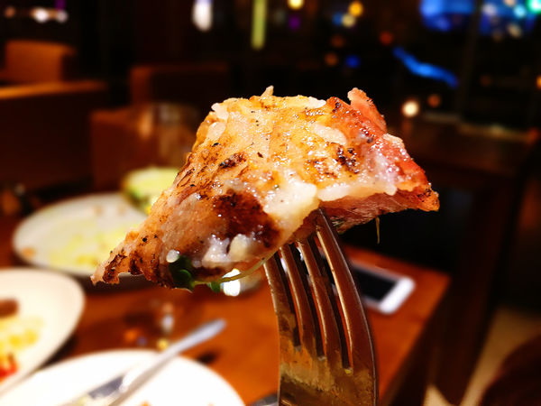 『台北』amba中山意舍酒店。Buttermilk摩登美式餐廳。美國阿嬤秘方炸雞，神奇炸雞多汁軟嫩！！！