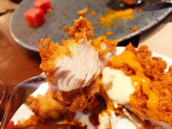 『台北』amba中山意舍酒店。Buttermilk摩登美式餐廳。美國阿嬤秘方炸雞，神奇炸雞多汁軟嫩！！！