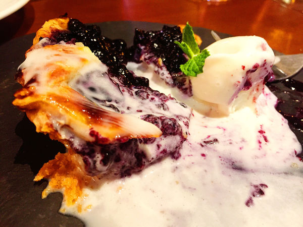 『台北』amba中山意舍酒店。Buttermilk摩登美式餐廳。美國阿嬤秘方炸雞，神奇炸雞多汁軟嫩！！！