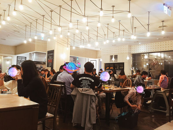 『台北』amba中山意舍酒店。Buttermilk摩登美式餐廳。美國阿嬤秘方炸雞，神奇炸雞多汁軟嫩！！！