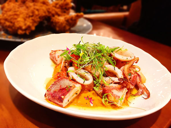 『台北』amba中山意舍酒店。Buttermilk摩登美式餐廳。美國阿嬤秘方炸雞，神奇炸雞多汁軟嫩！！！