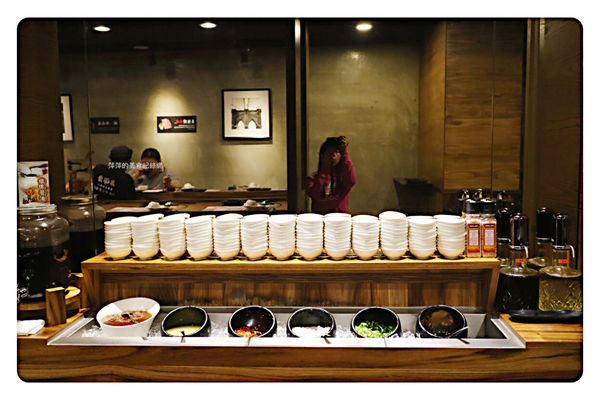 【新莊美食】石都府石頭火鍋達人 ~ 新莊火鍋推薦❤️ 超威的巨無霸龍蝦+金多蝦海陸套餐 - 捷運丹鳳站