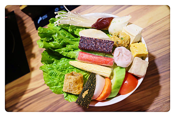 【新莊美食】石都府石頭火鍋達人 ~ 新莊火鍋推薦❤️ 超威的巨無霸龍蝦+金多蝦海陸套餐 - 捷運丹鳳站