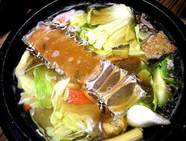 石都府石頭火鍋達人：【新北美食】石都府石頭火鍋達人～新莊火鍋，巨無霸龍蝦＋金多蝦海陸套餐澎湃上桌