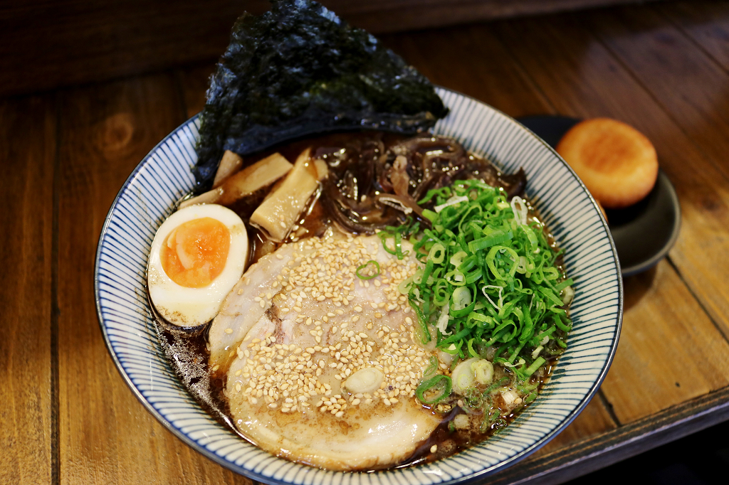 台北|男子漢拉麵食堂(內湖737店) 免費加麵.平價日式拉麵推薦 - 奇奇一起玩樂趣