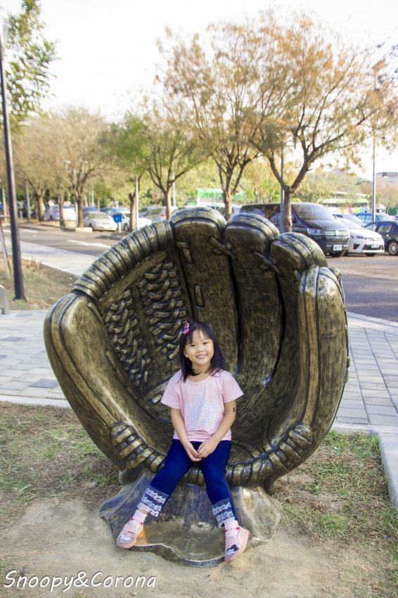 【玩樂．嘉義】嘉義拍照景點／KANO園區～KANO景觀球、彩虹水管好好拍，緊鄰嘉義飛碟溜滑梯，遛小孩也方便