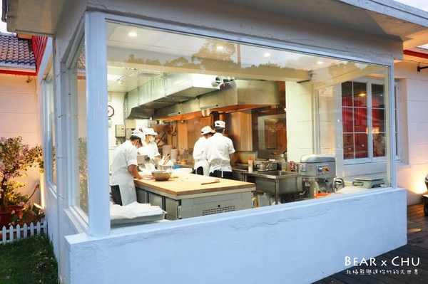 康迎鼎：【台北家庭聚餐推薦】康迎鼎陽明山店・小籠包與各式熱炒中菜料理