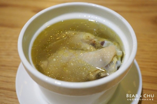 康迎鼎：【台北家庭聚餐推薦】康迎鼎陽明山店・小籠包與各式熱炒中菜料理