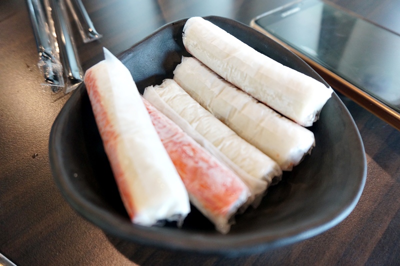 【台南市-安南區美食】牛墟牛肉火鍋店。除了大眾鍋，現在也有個人鍋可選擇！湯鍋選擇性多，堅持湯頭、肉品原味不變～還有鮮泡茶可消化哦