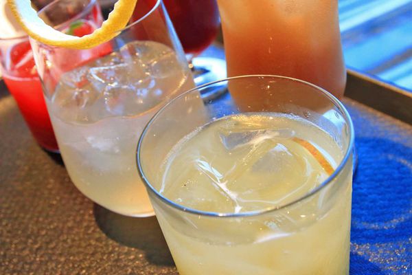 【新竹美食】香港香港新生活飲茶-首創手搖特飲與港式料理吃到飽